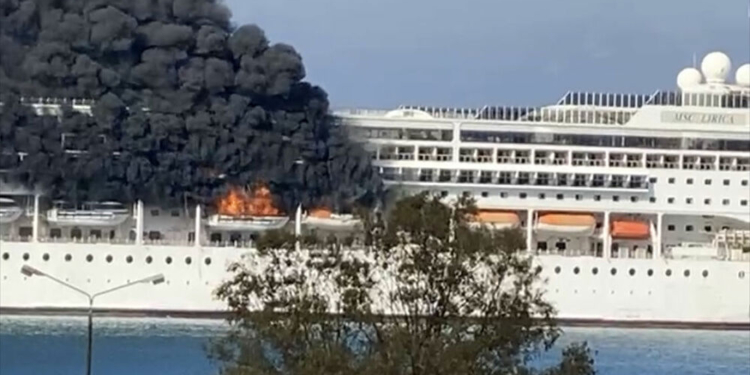 Υπό έλεγχο η φωτιά στο κρουαζιερόπλοιο MSC Lirica στην Κέρκυρα