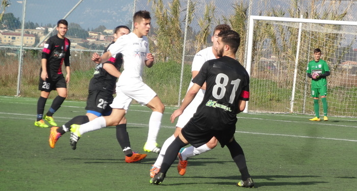 Άνετο «τρίποντο» οι Νέοι του ΑΟΚ, 4-1 τη Λαμία