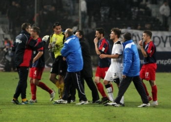 Λύση με το… μέτωπο των προσφυγών αναζητά ο ΑΟΚ