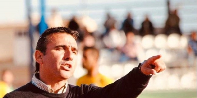 Ο Ρομπέρτο Μπολάνο στον πάγκο της Λευκίμμης