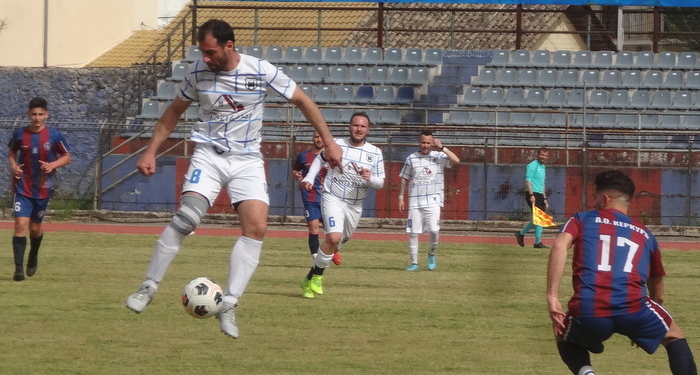 Έντονη διαμαρτυρία του Μ. Αλέξανδρου για την διαιτησία του ματς με ΑΟΚ