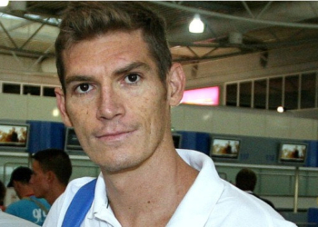 Ο Γιαννιώτης σημαιοφόρος στην τελετή λήξης