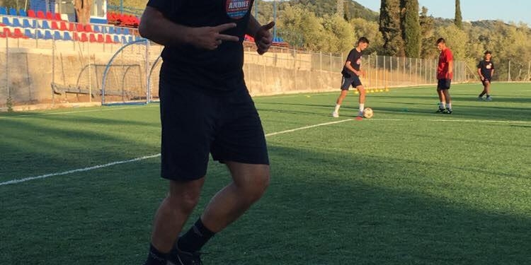 Τέλος και ο Σίμος Γραικός από τα Μωραΐτικα!