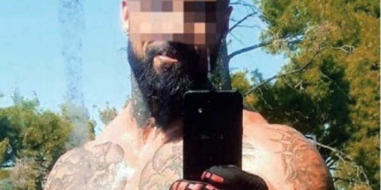 Ελεύθερος, δέκα χρόνια νωρίτερα, ο Καναδός που σκότωσε τον Γιώργο Γινάργυρο στην Κέρκυρα το 2015.