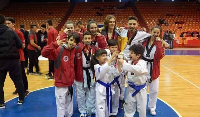 ΤΑΕ ΚΒΟ ΝΤΟ: Μια… δεκάδα μεταλλίων ο Ηρακλής Κέρκυρας στα Τίρανα!