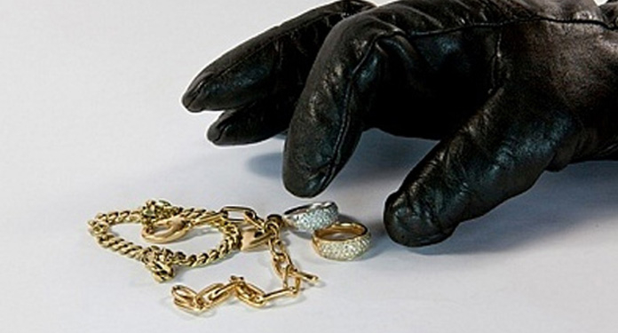 Δυο Κερκυραίες έκλεψαν χρυσαφικά από σπίτι στην Κασσιώπη