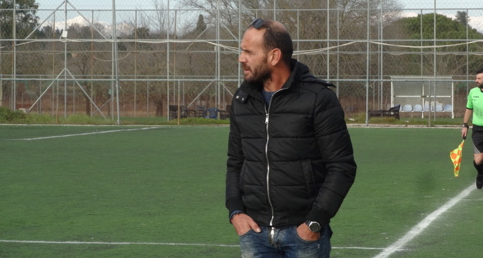 Ο  Άκης Πανδής  στο πάγκο του Αχιλλέα Νυμφών!