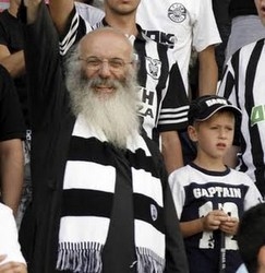 Ο… παπα-ΠΑΟΚ !!! (Video)