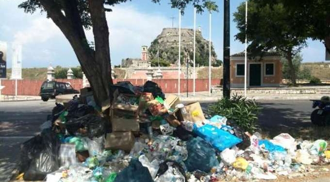 Αυστηρή παρέμβαση της Κομισιόν για τα απόβλητα στο νησί της Κέρκυρας