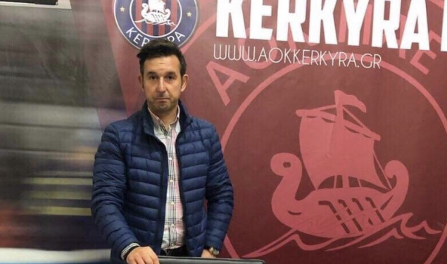 Και επίσημα ο Τάσος Θέος στον πάγκο του ΑΟΚ