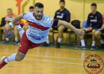 ΧΑΝΤΜΠΟΛ: Παραμένει και ο Κόντης στον Φαίακα