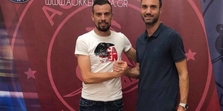 «Κάτοικοι» Κέρκυρας οι Βίλα και Σανδραβέλης!