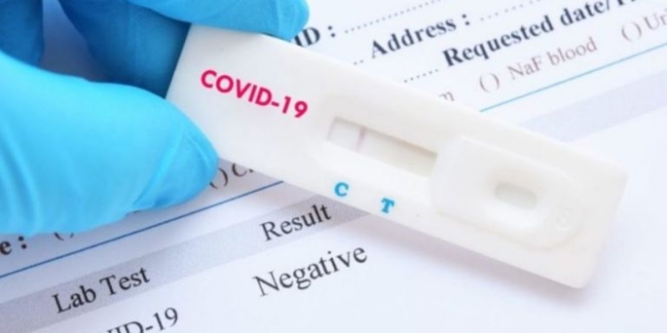 6 δωρεάν self tests από τα φαρμακεία στους μαθητές από 8/9 έως 17/9