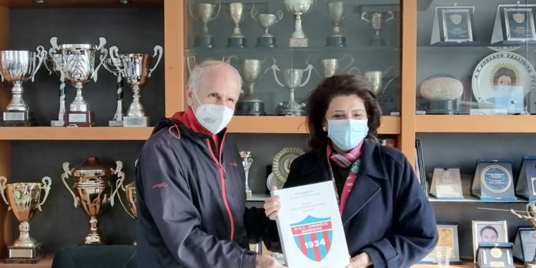 Επίσκεψη της Περιφερειάρχη στο γήπεδο Ολύμπου