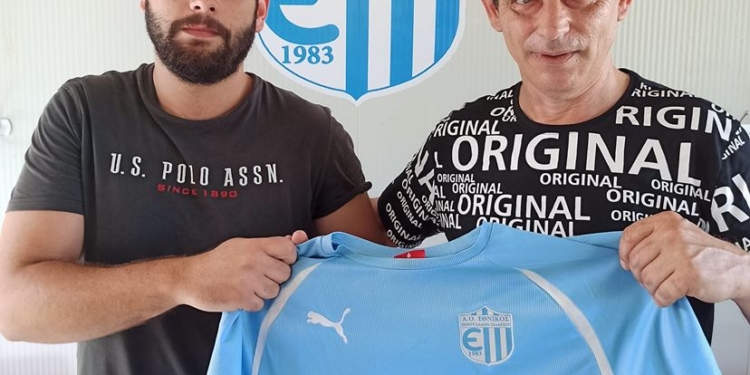 Τον Νίκο Σαλβάνο πήρε ο Εθνικός Περουλάδων