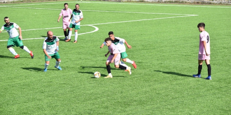 Οι Σιναράδες 2-1 τα Βασιλάτικα με ανατροπή στο φινάλε!