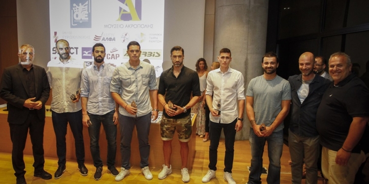 ΧΑΝΤΜΠΟΛ: «Σάρωσε» τα βραβεία ο Κώστας Τσιλιμπάρης!