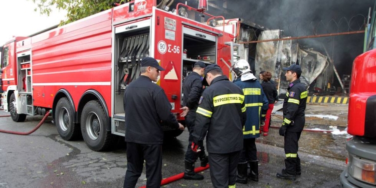 Ξέσπασε φωτιά σε αυτοκίνητο!