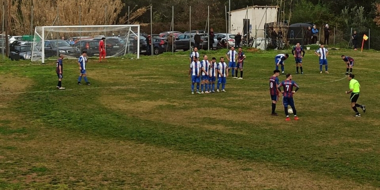 Με χατ-τρικ του Χανδρινού, ο ΑΟ Κέρκυρα 4-2 στους Άγιους Δέκα