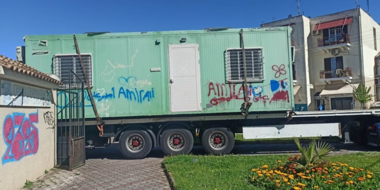 Αυτά είναι τα νέα κοντέινερ που έφτασαν προκειμένου να ξεκινήσει ξανά η λειτουργία του το ΕΑΚΚ