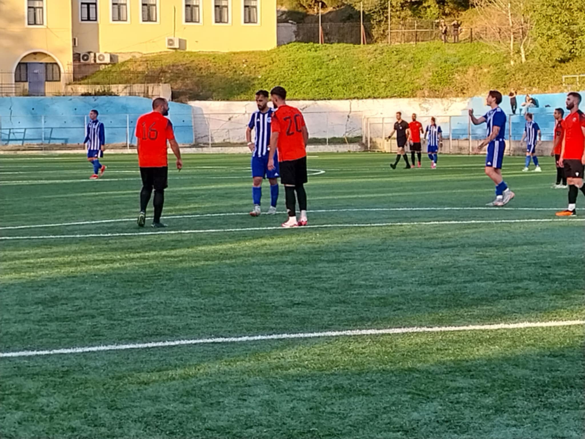 Λευκή ισοπαλία στον αγώνα Ολυμπιάδα Καρουσάδων – Θιναλιακός (Μίνι φωτορεπορτάζ)