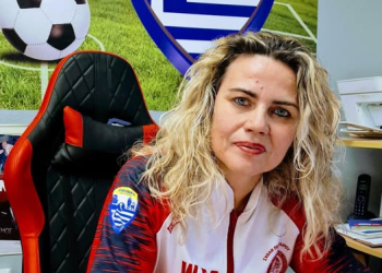 κομνηνου