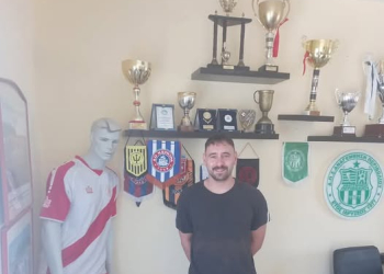 ΣΙΜΟΣ ΦΩΤΕΙΝΟΣ