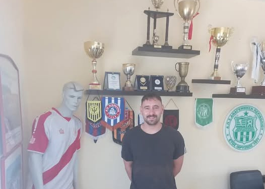 ΣΙΜΟΣ ΦΩΤΕΙΝΟΣ