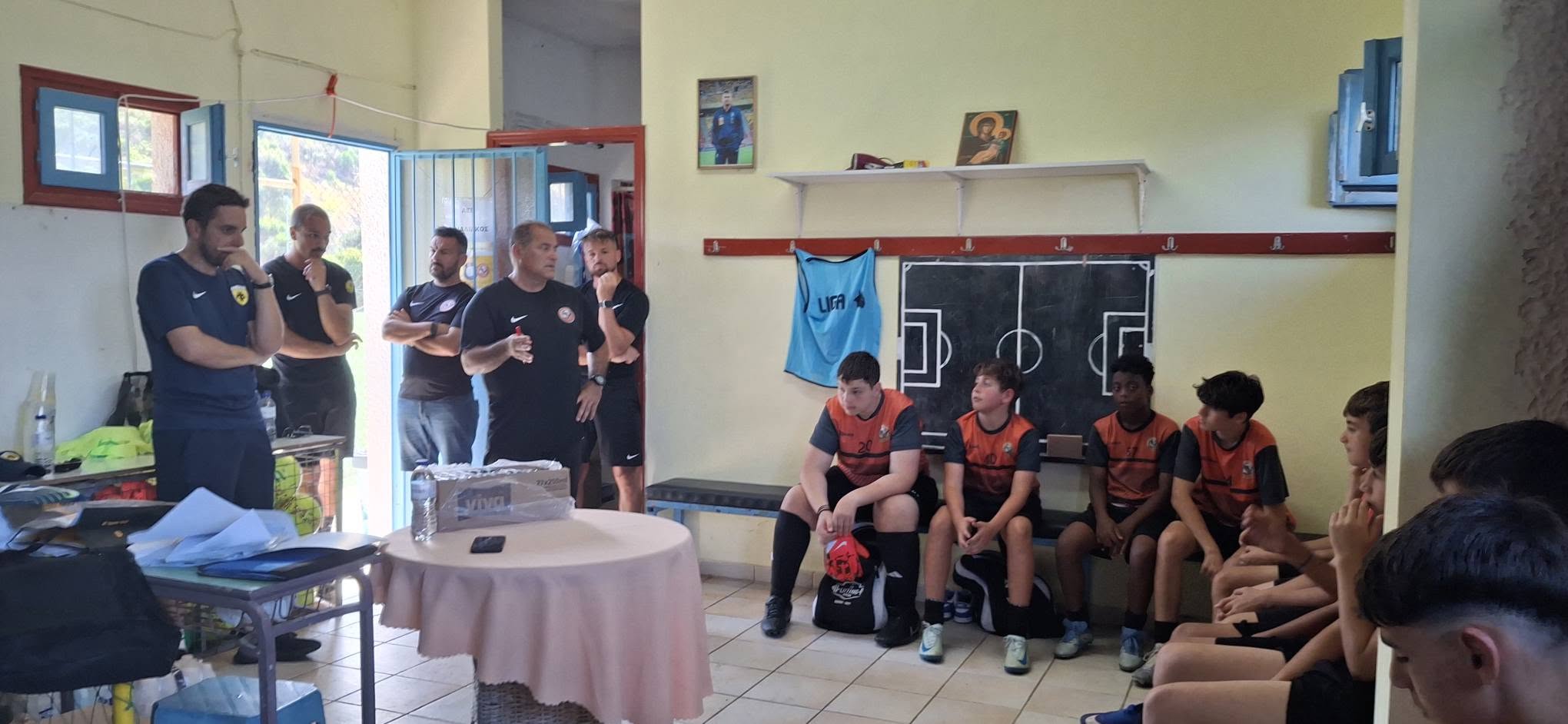 Επίσκεψη του Υπεύθυνου Εκπαίδευσης και Ανάπτυξης της ΠΑΕ ΑΕΚ στην Ακαδημία του Θιναλιακού